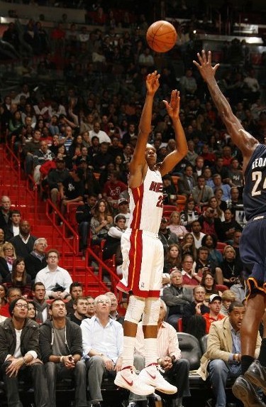 场氛围下 场氛围下