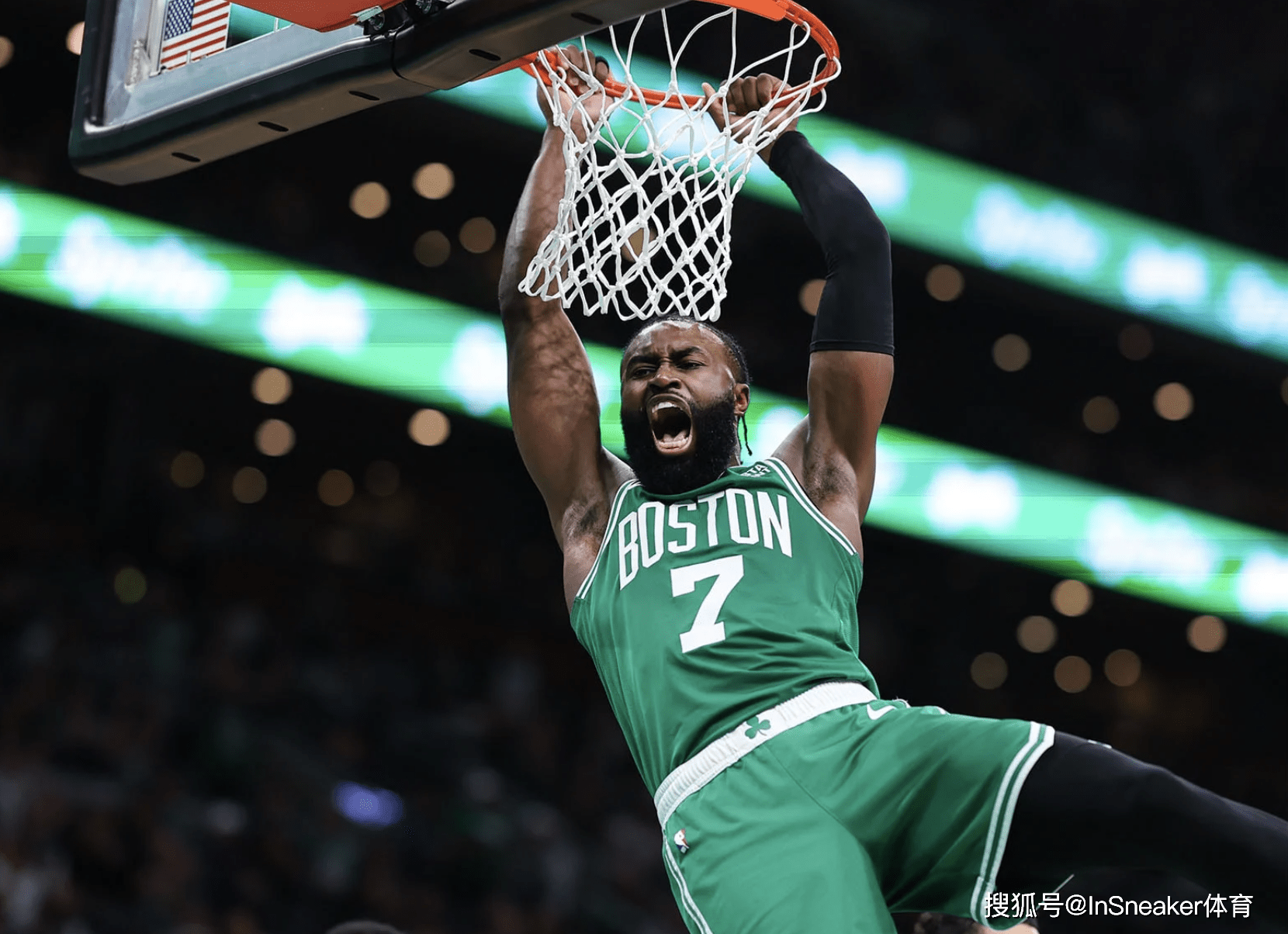 的边路突破 的边路突破