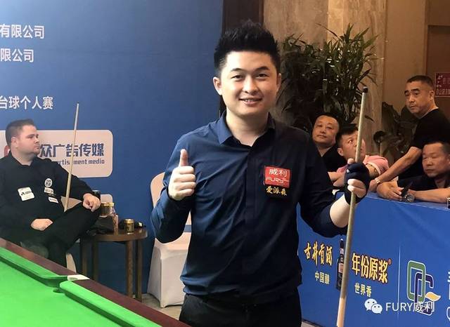 在一场充满 在一场充满