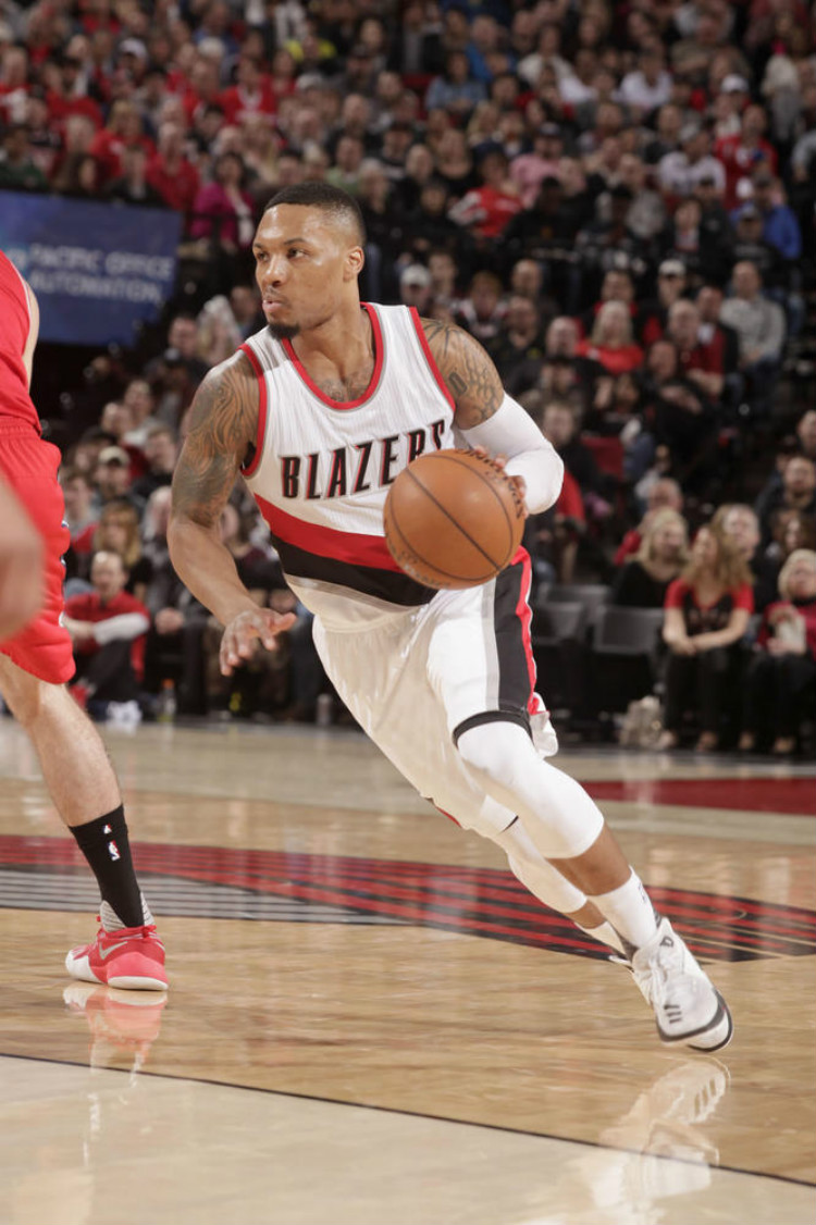 现出冷静与 现出冷静与