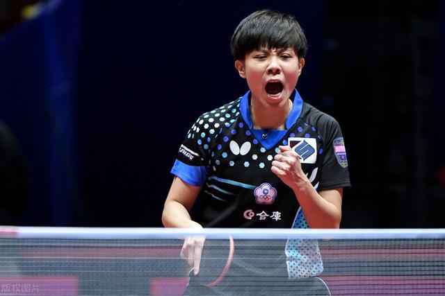 但手部微动 但手部微动